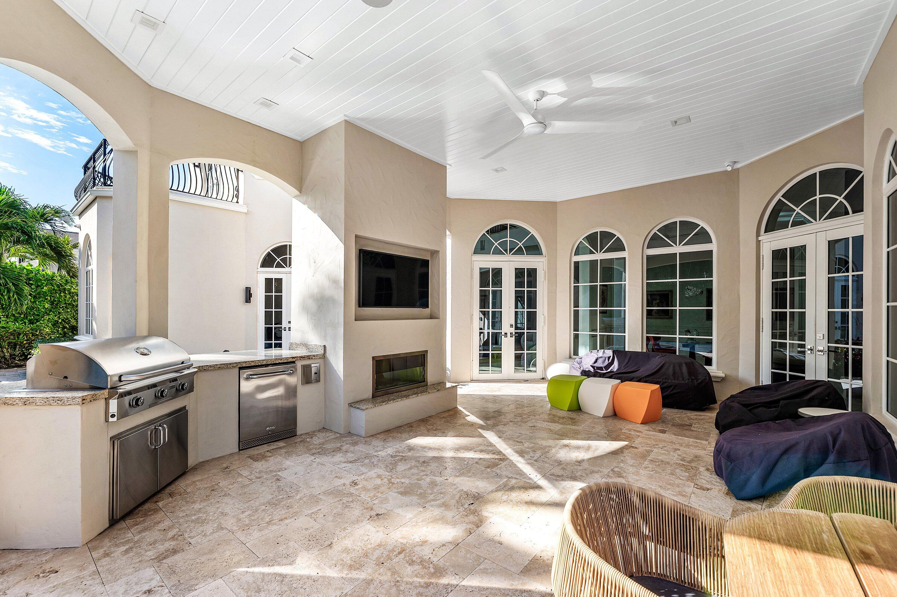 282 PRINCESS PALM, Boca Raton FL 33432