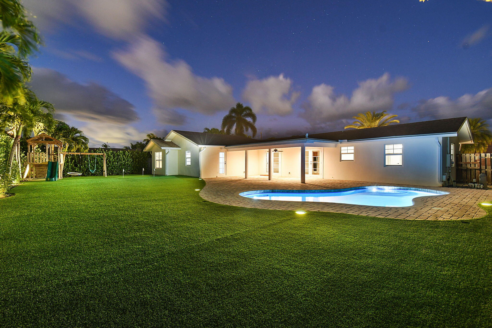 215 GOLFVIEW, Tequesta FL 33469
