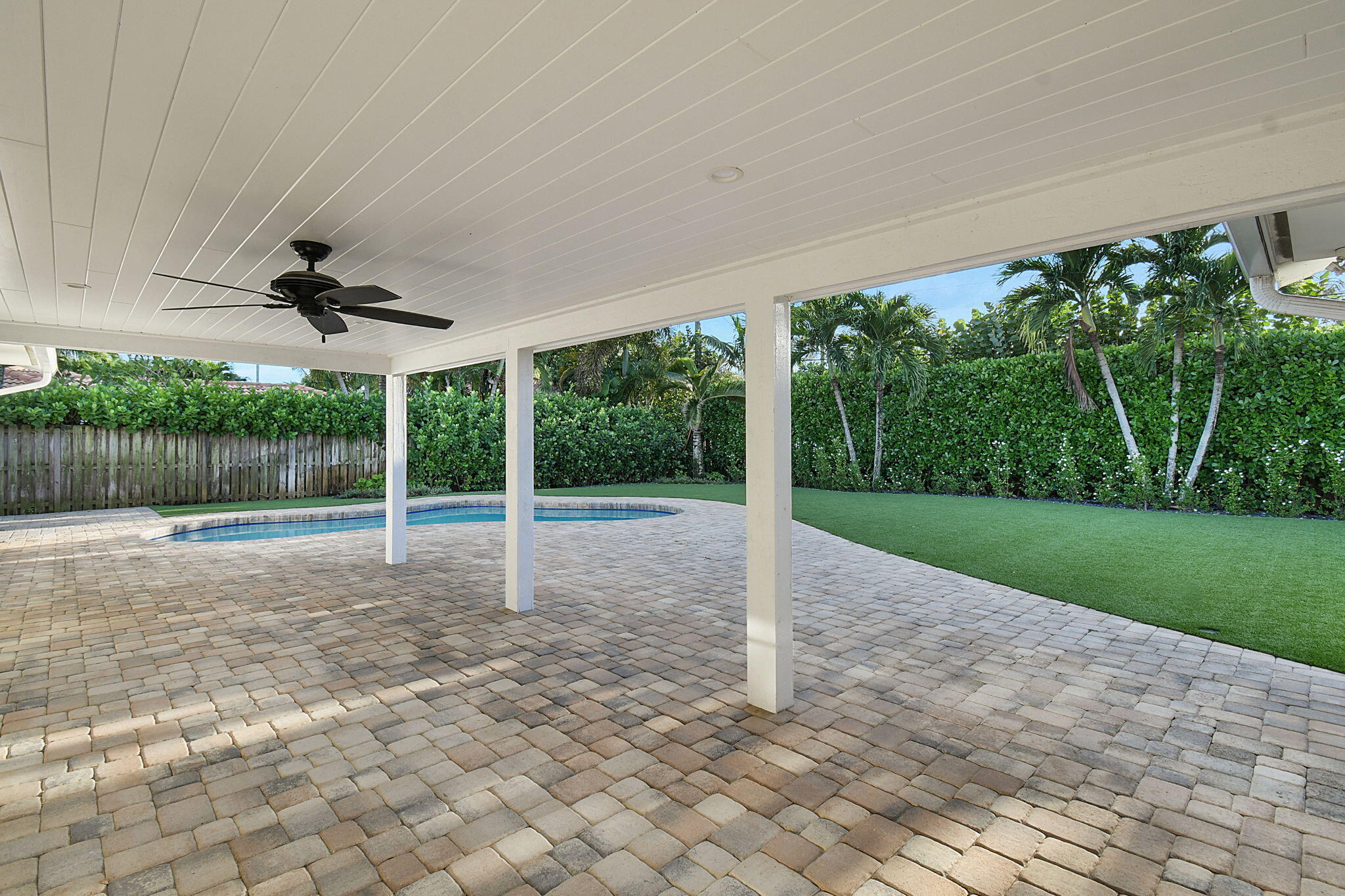 215 GOLFVIEW, Tequesta FL 33469