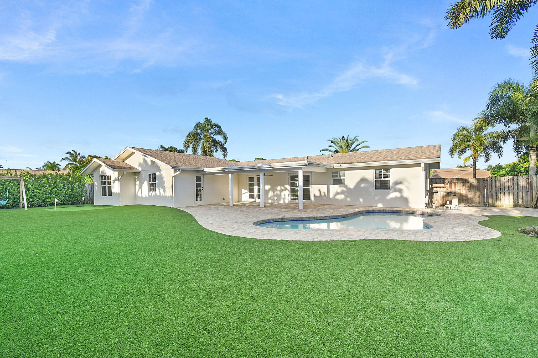 215 GOLFVIEW, Tequesta FL 33469