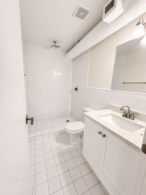 1001 NE 80th #3, Miami FL 33138