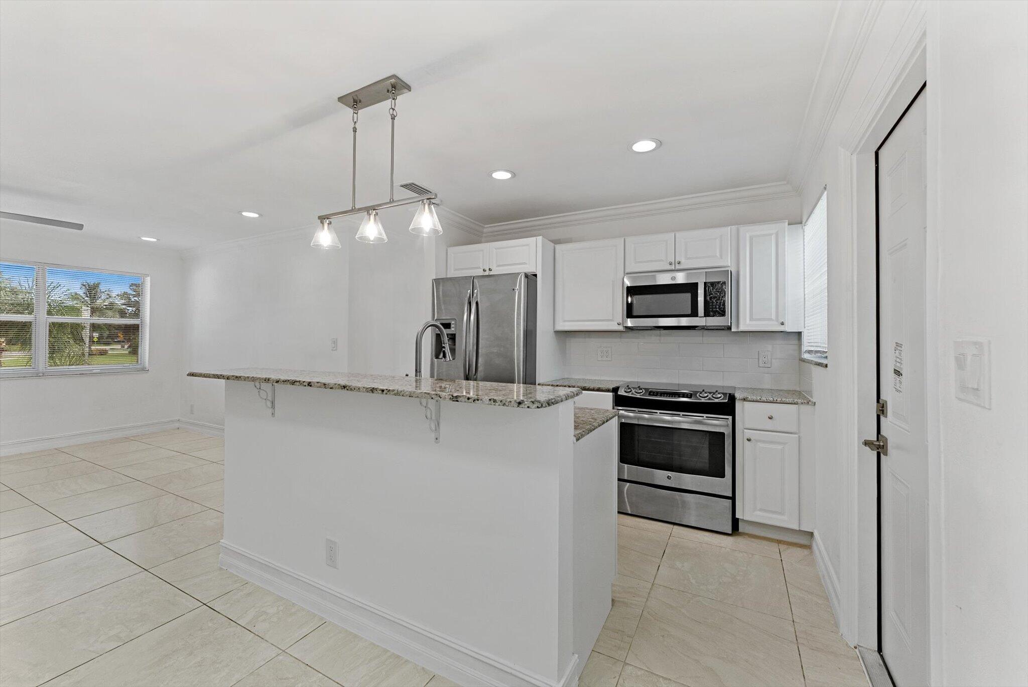 1420 9th, Lake Park FL 33403