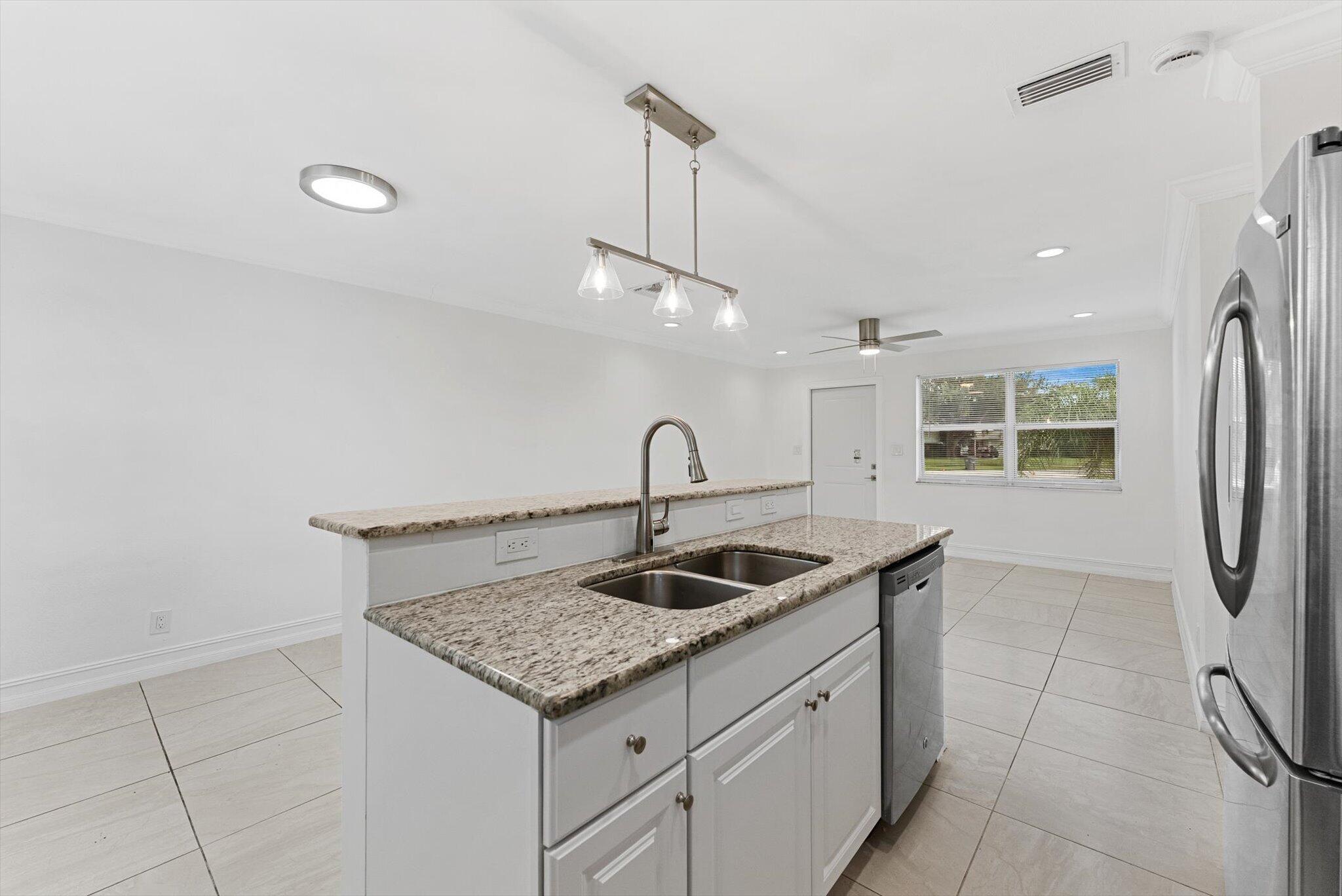 1420 9th, Lake Park FL 33403