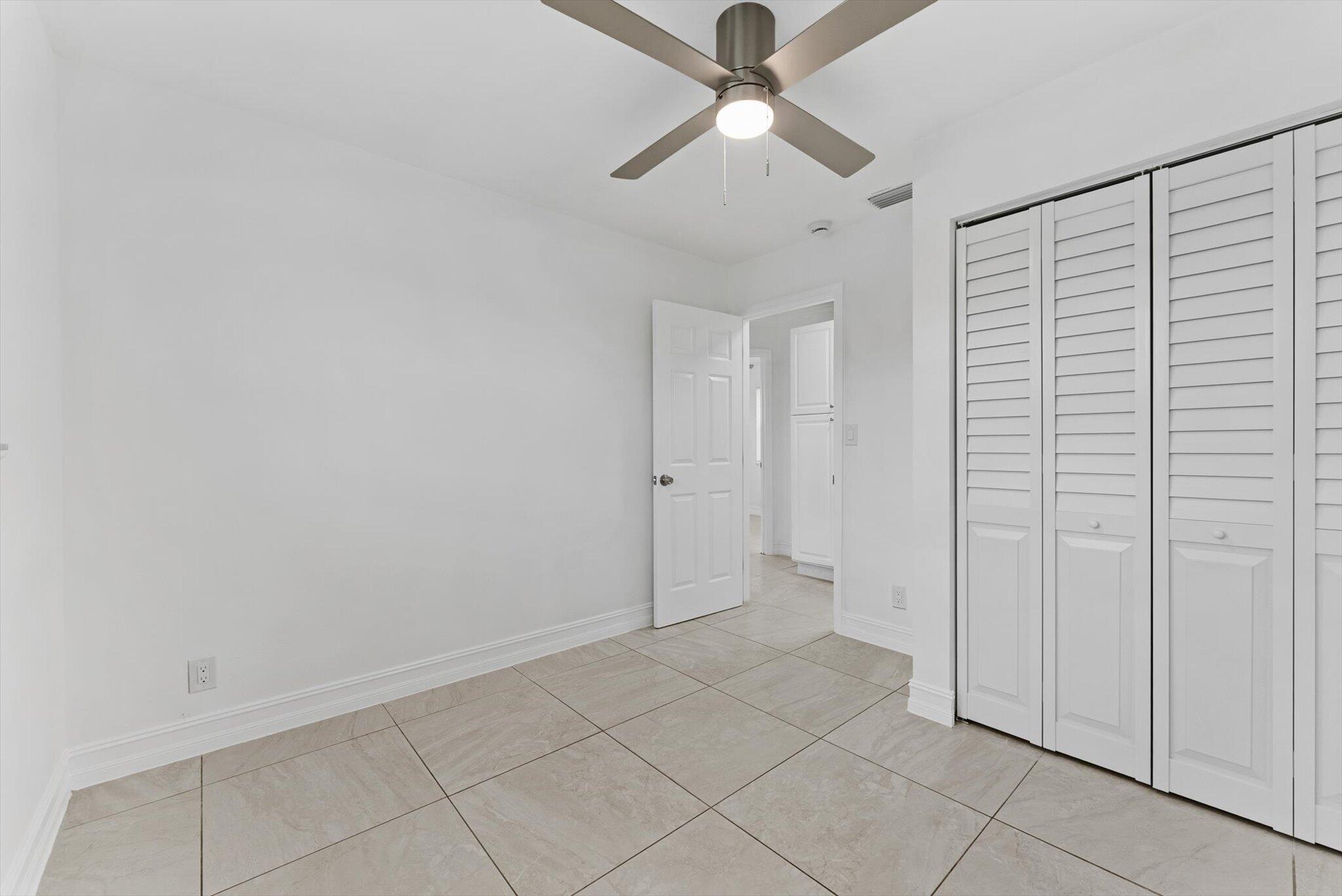 1420 9th, Lake Park FL 33403