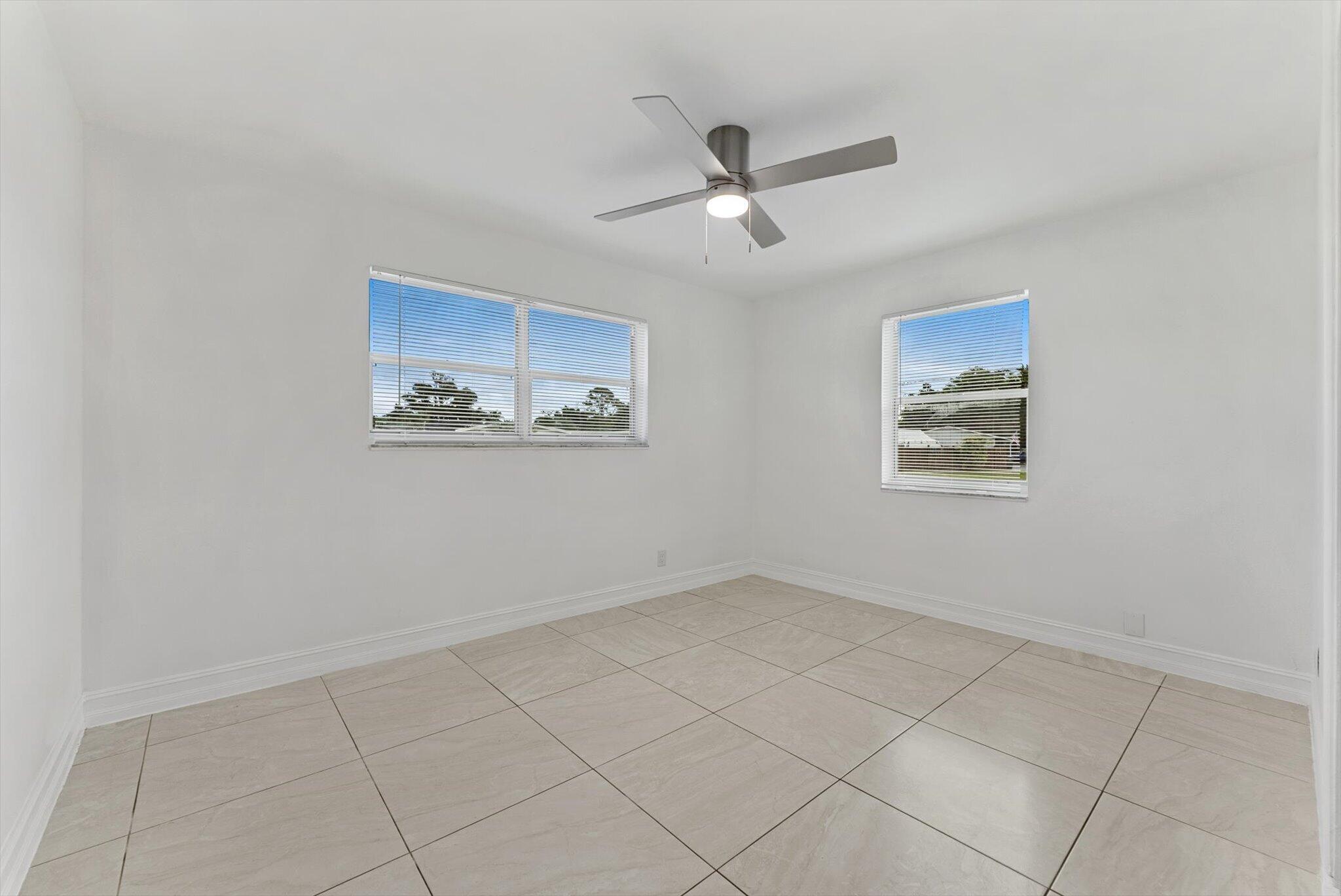 1420 9th, Lake Park FL 33403