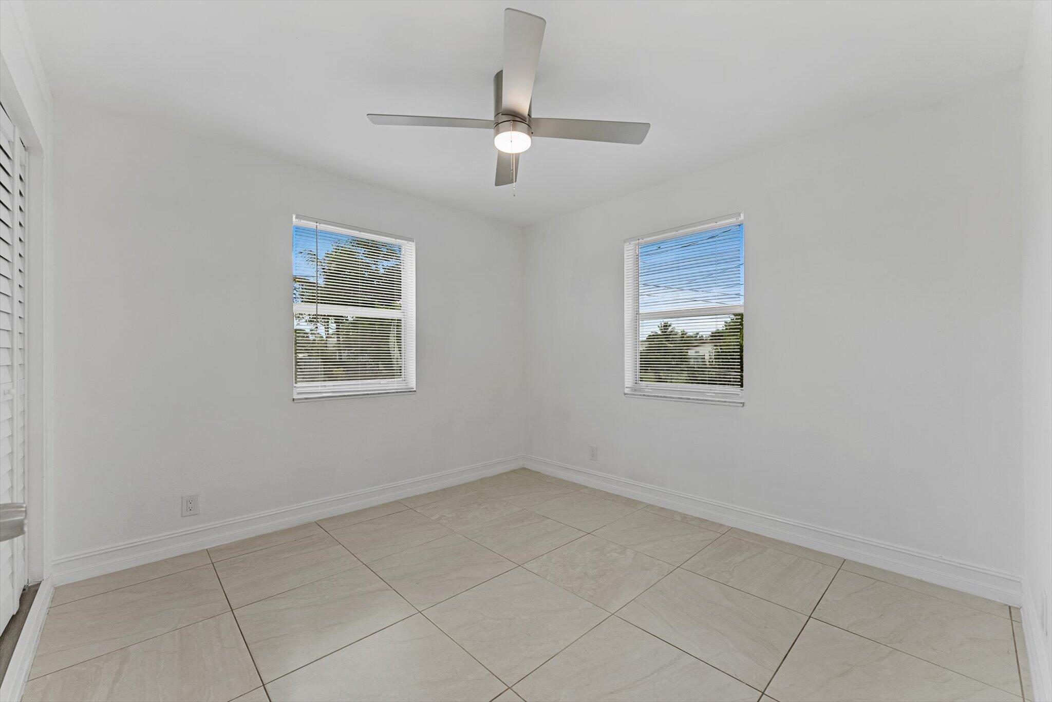 1420 9th, Lake Park FL 33403
