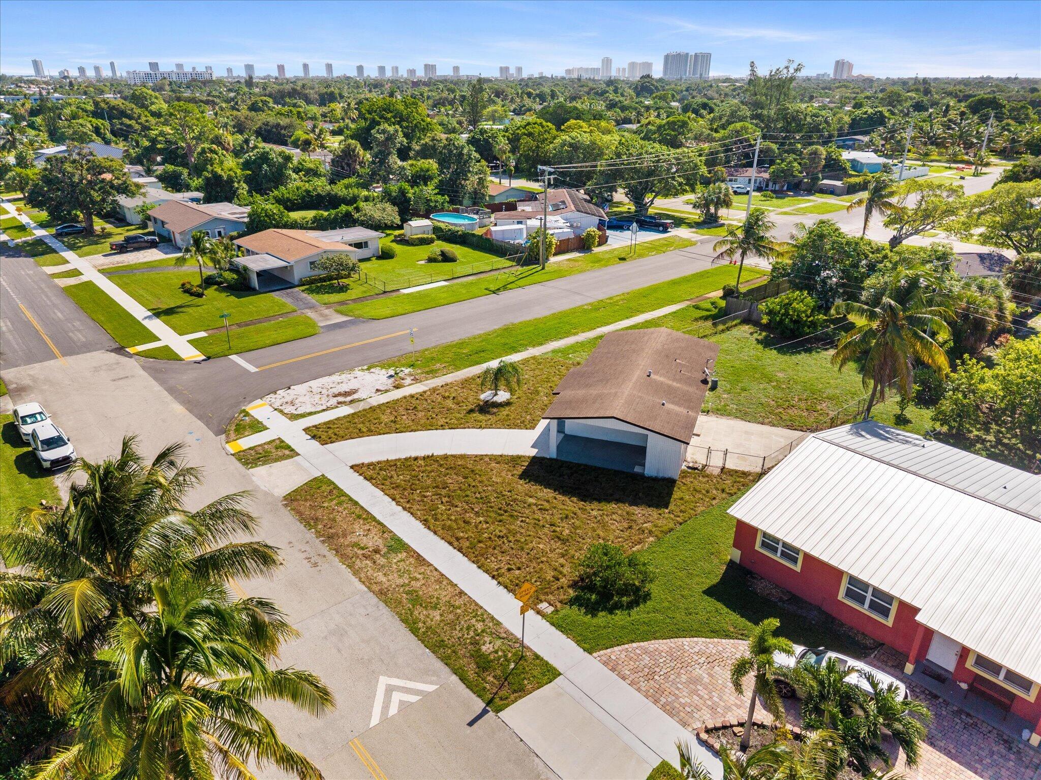 1420 9th, Lake Park FL 33403