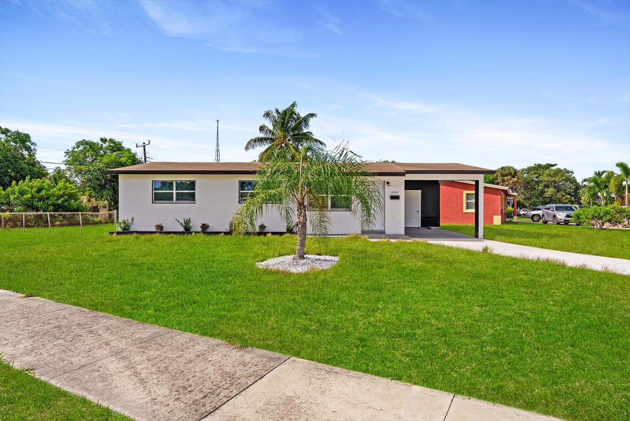 1420 9th, Lake Park FL 33403