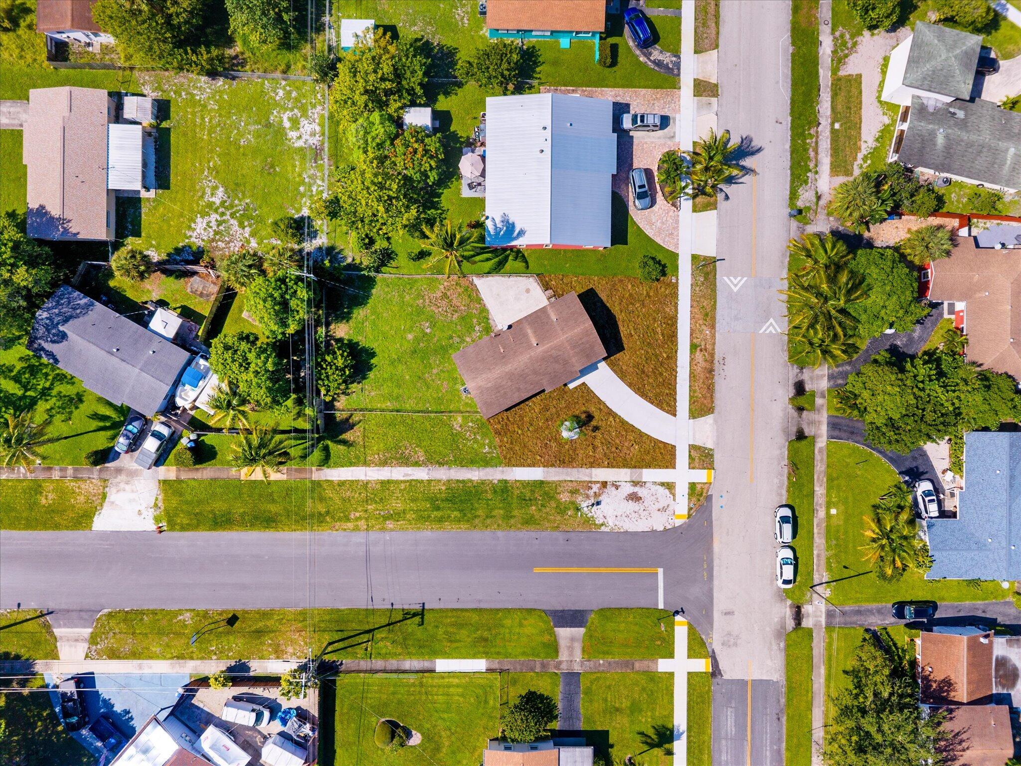 1420 9th, Lake Park FL 33403