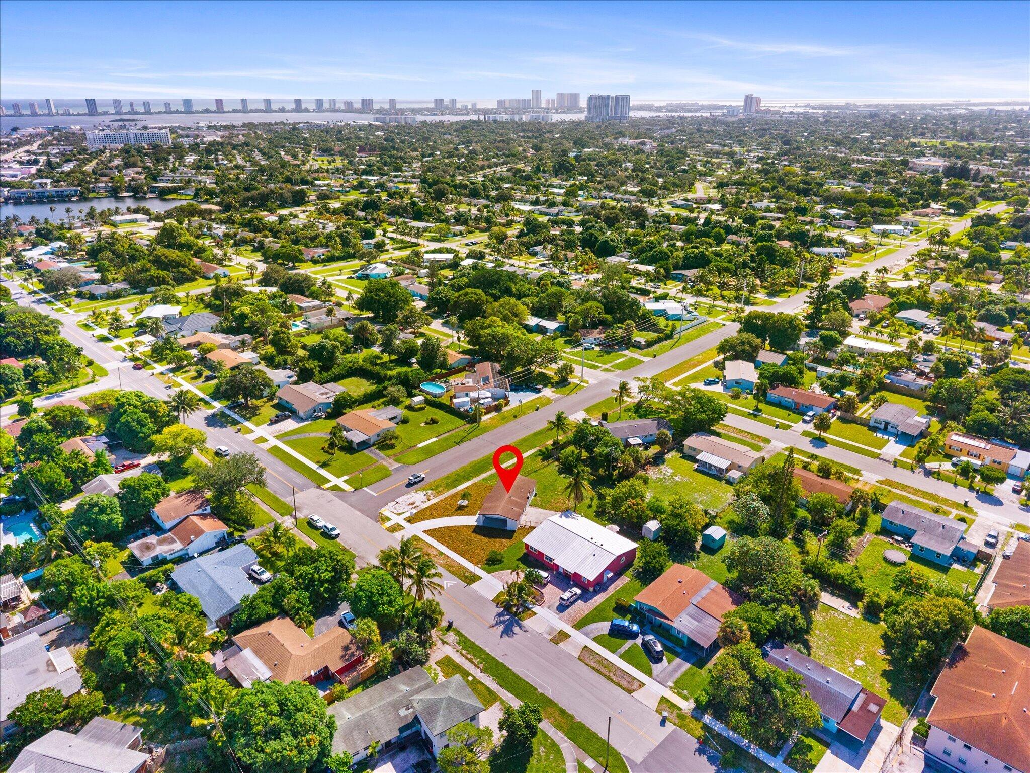 1420 9th, Lake Park FL 33403