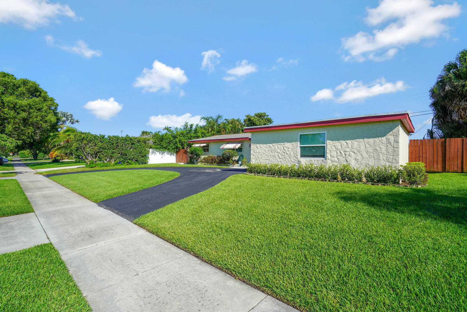 416 LIGHTHOUSE, North Palm Beach FL 33408