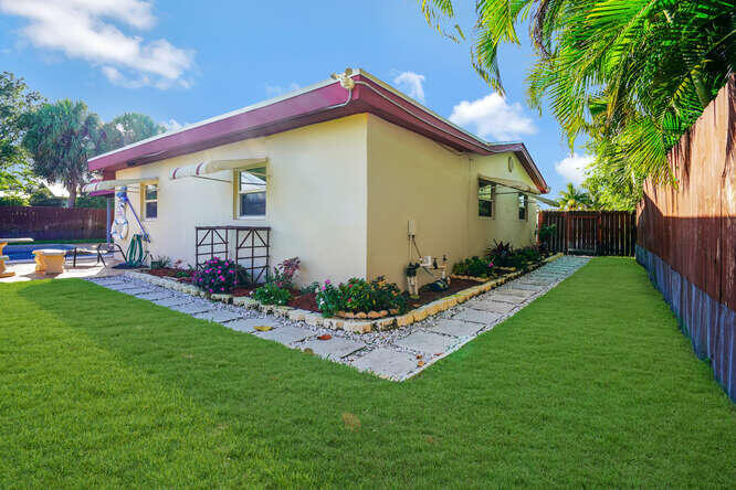 416 LIGHTHOUSE, North Palm Beach FL 33408