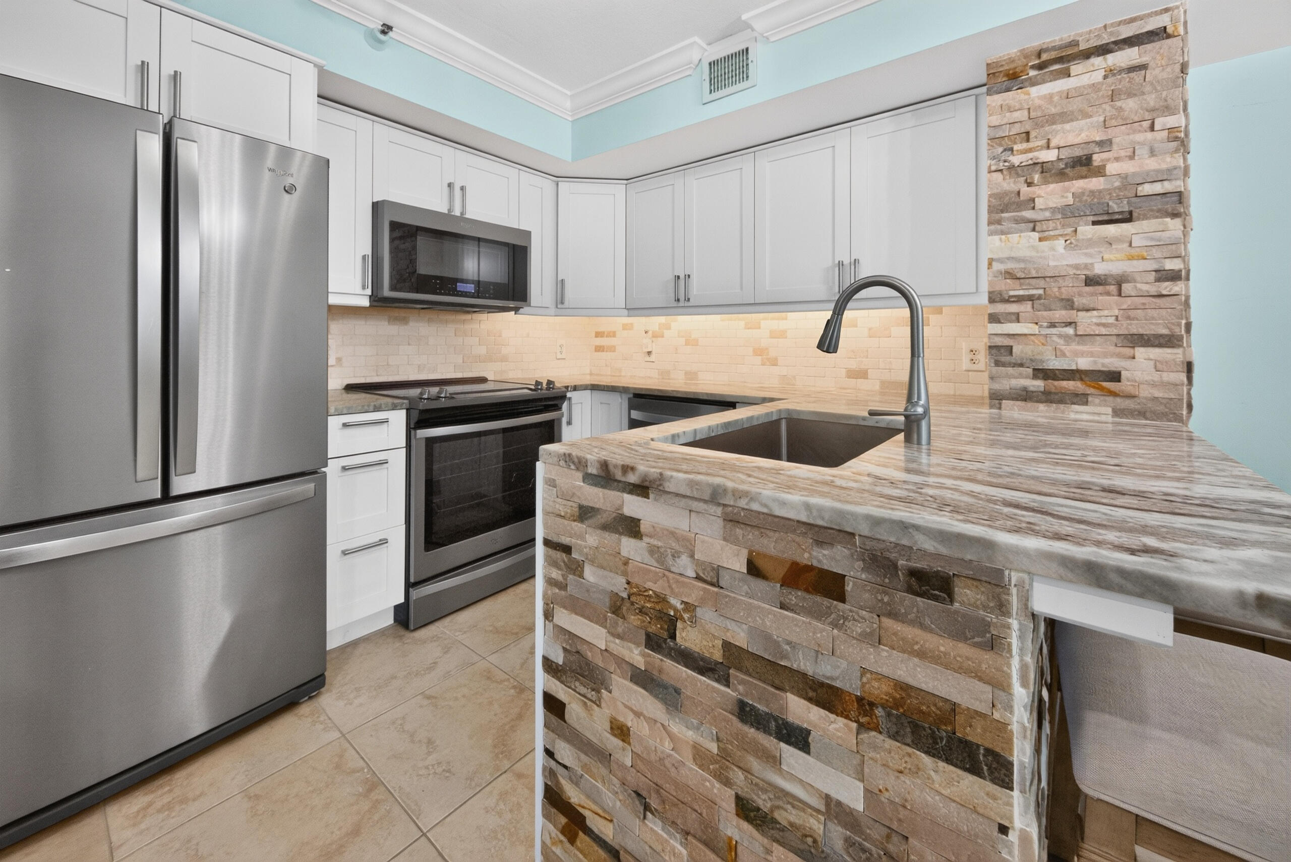 131 Yacht Club #109, Hypoluxo FL 33462