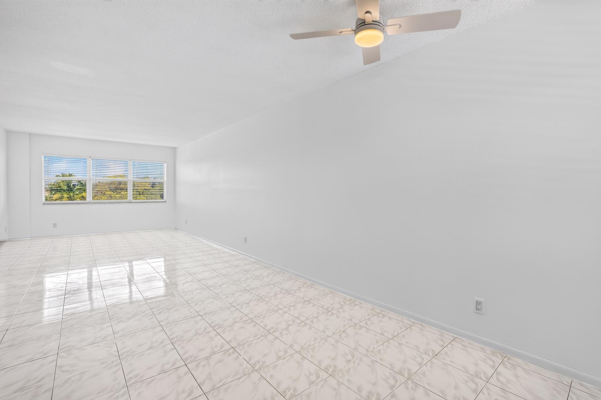 2555 NE 11TH #404, Fort Lauderdale FL 33304