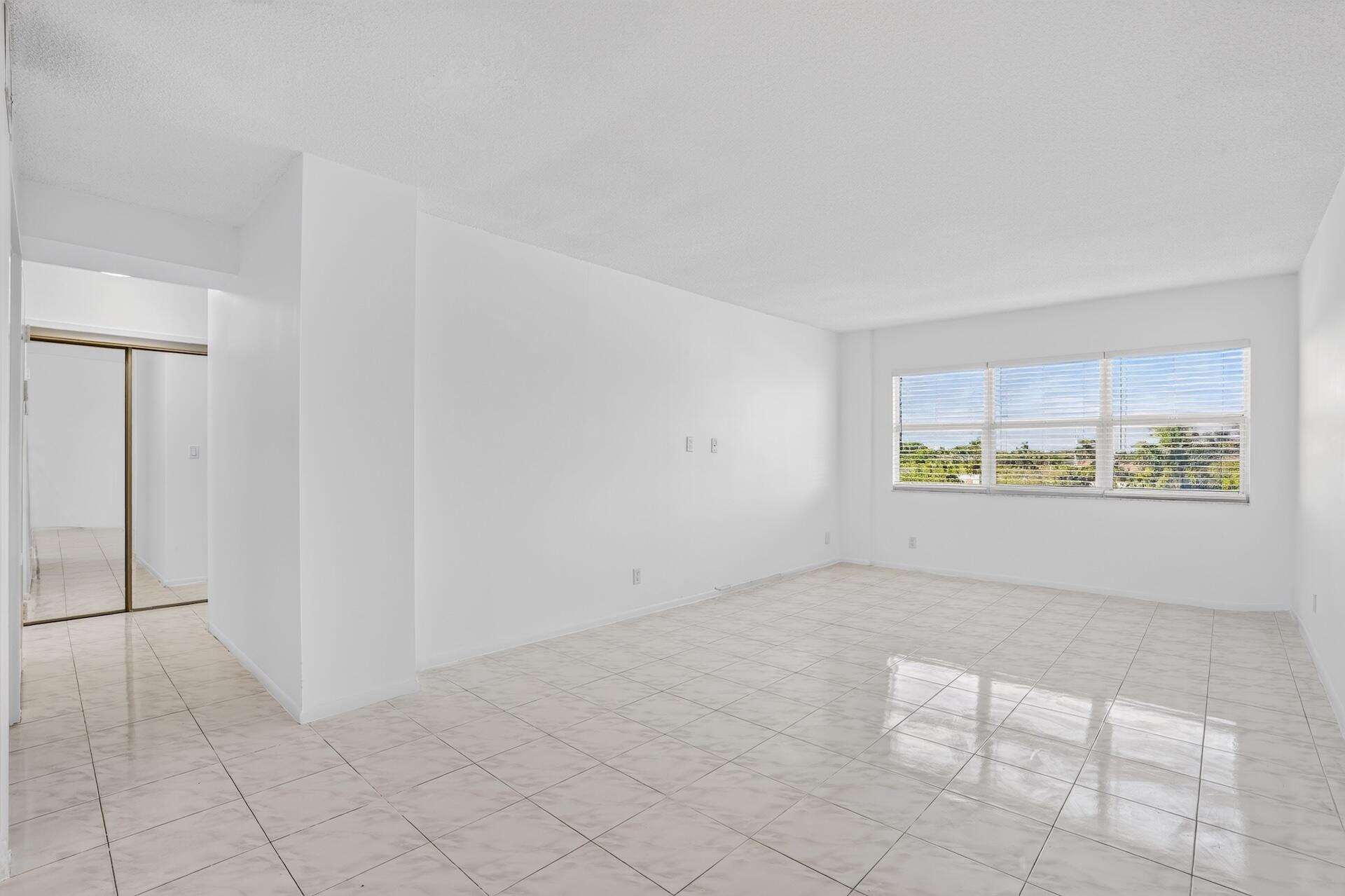 2555 NE 11TH #404, Fort Lauderdale FL 33304