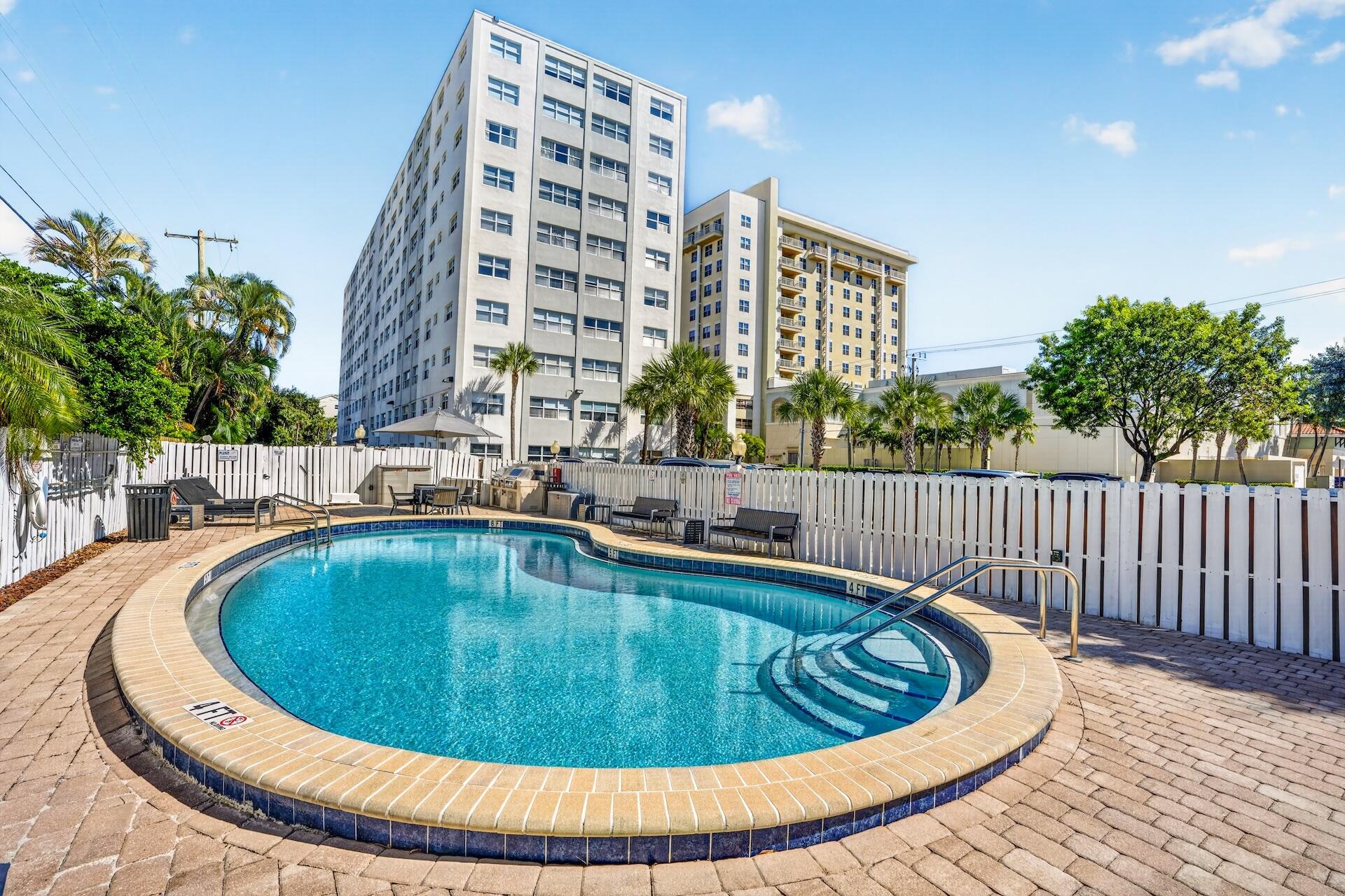 2555 NE 11TH #404, Fort Lauderdale FL 33304