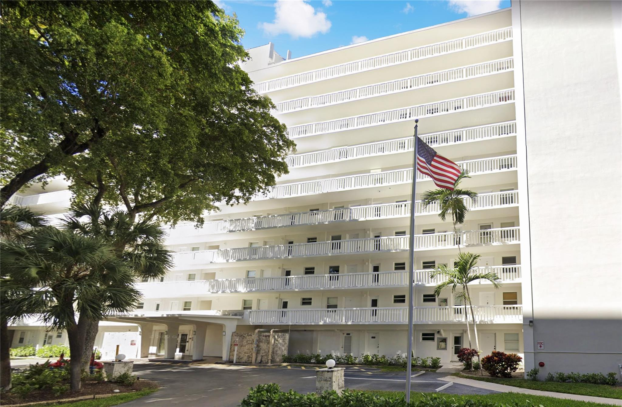 2555 NE 11TH #404, Fort Lauderdale FL 33304