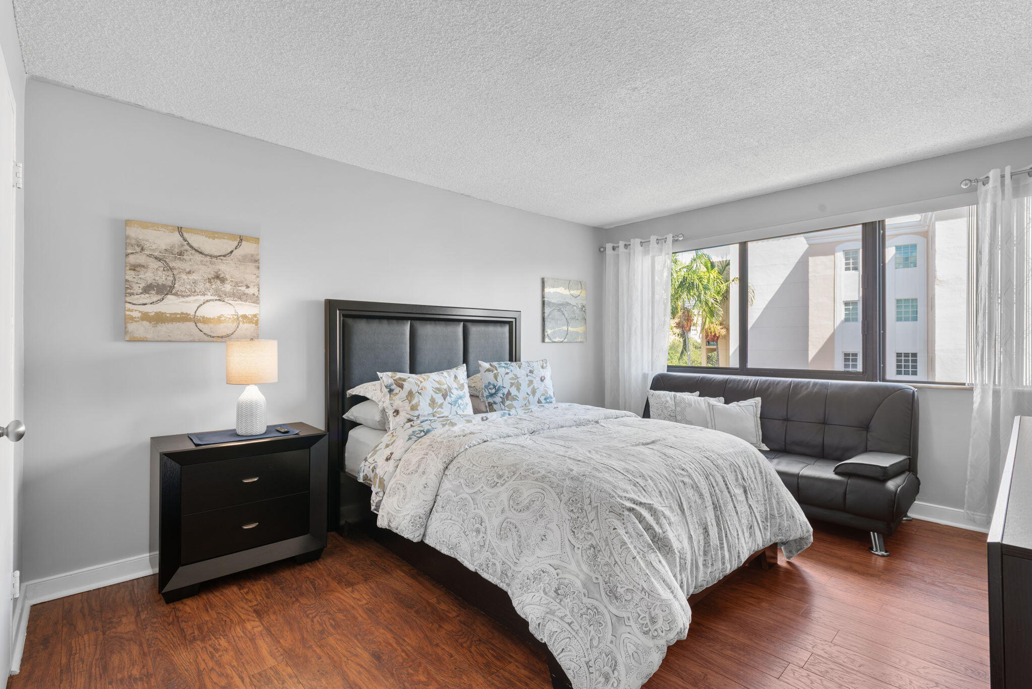 301 GOLDEN ISLES #401, Hallandale Beach FL 33009