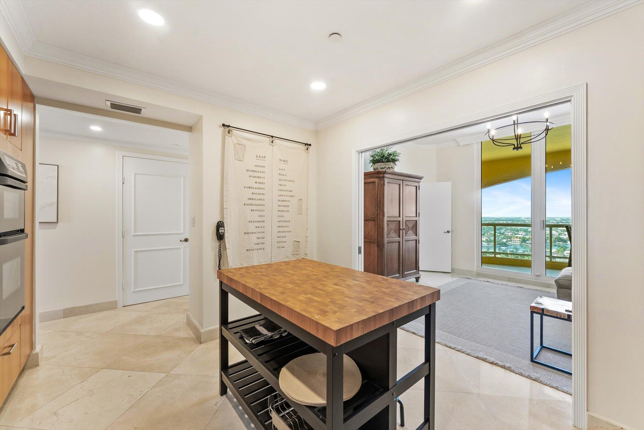 2110 N OCEAN #24D, Fort Lauderdale FL 33305