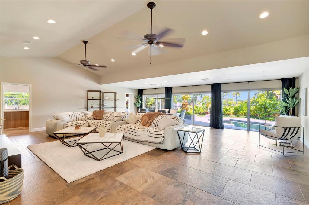 4907 Holly, Tamarac FL 33319