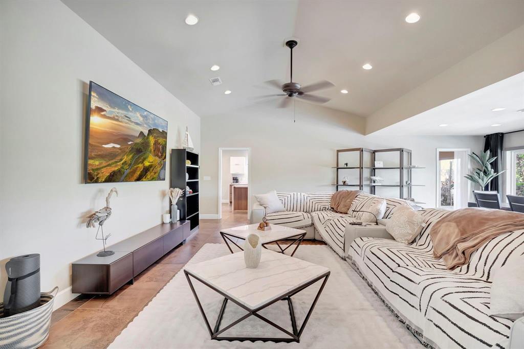 4907 Holly, Tamarac FL 33319