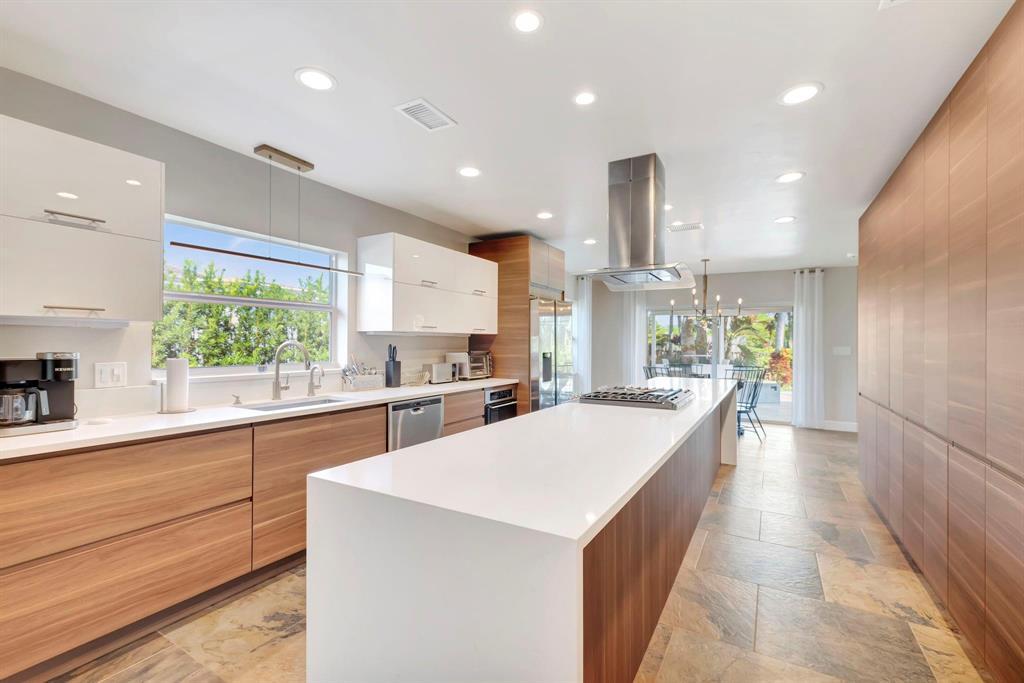 4907 Holly, Tamarac FL 33319
