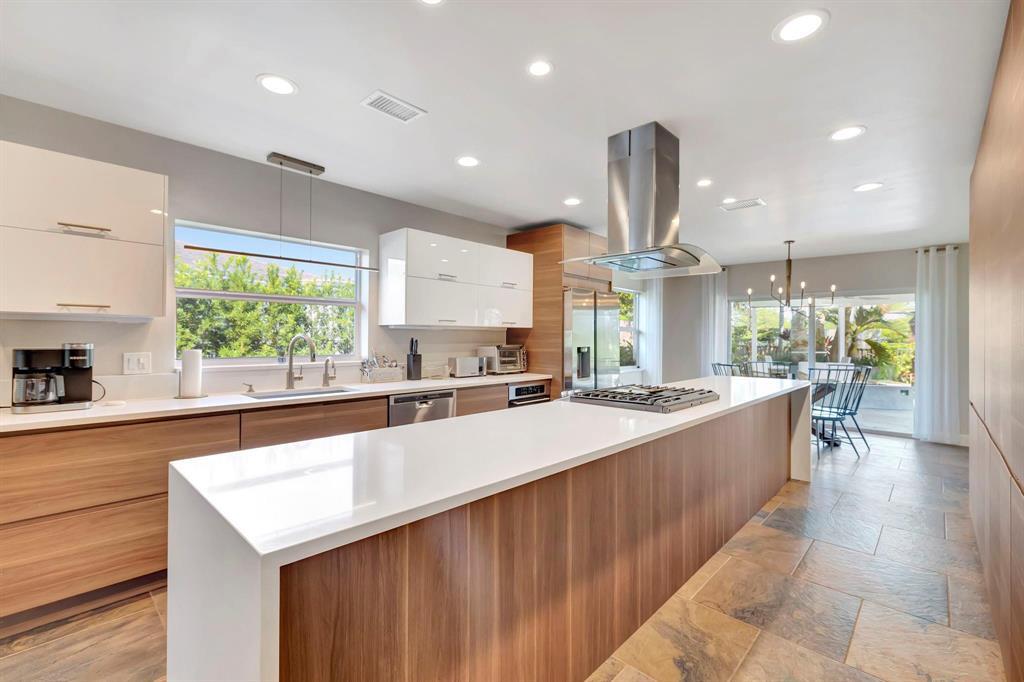 4907 Holly, Tamarac FL 33319
