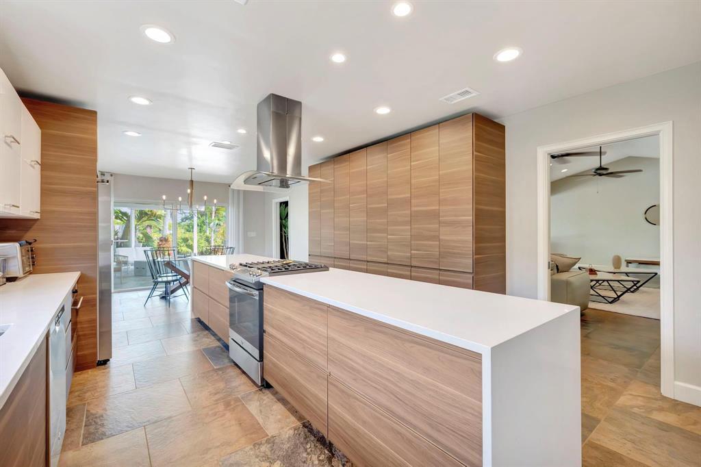 4907 Holly, Tamarac FL 33319