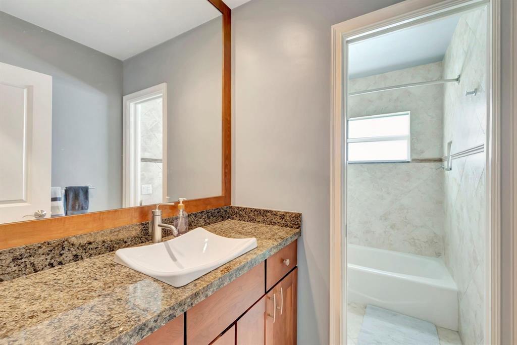 4907 Holly, Tamarac FL 33319