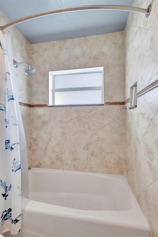 4907 Holly, Tamarac FL 33319
