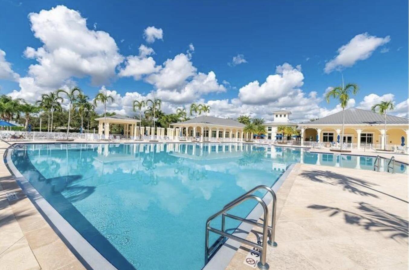 2711 NE 4 #101, Homestead FL 33033