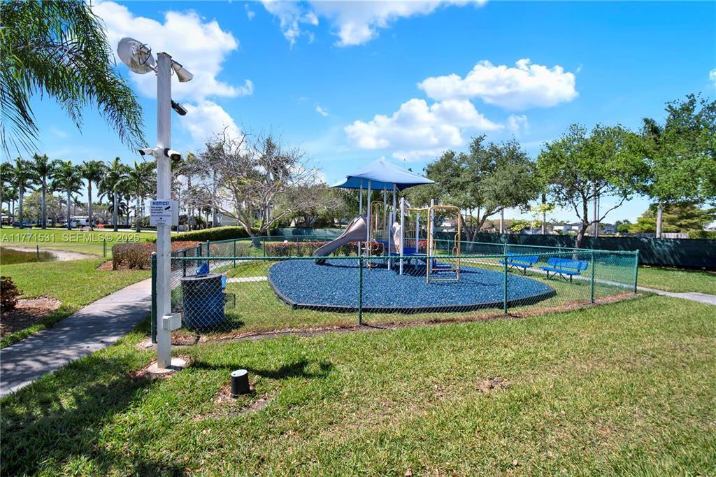 2711 NE 4 #101, Homestead FL 33033