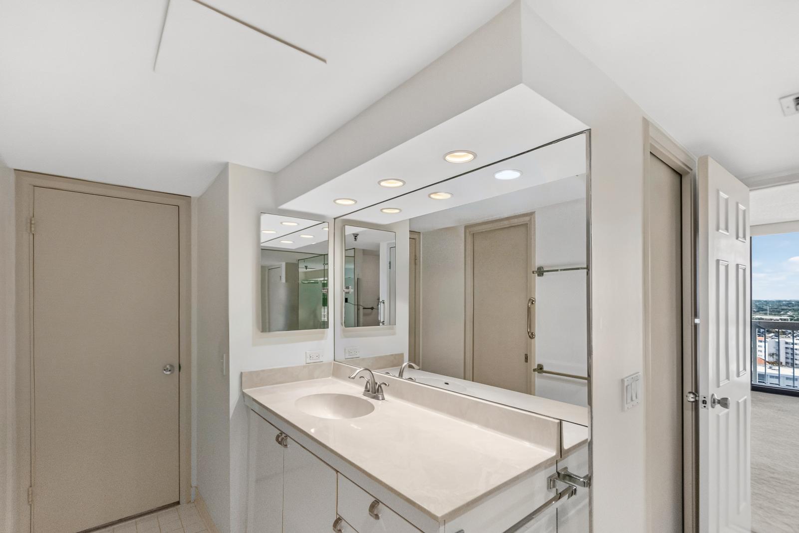 123 LAKESHORE #1543, North Palm Beach FL 33408