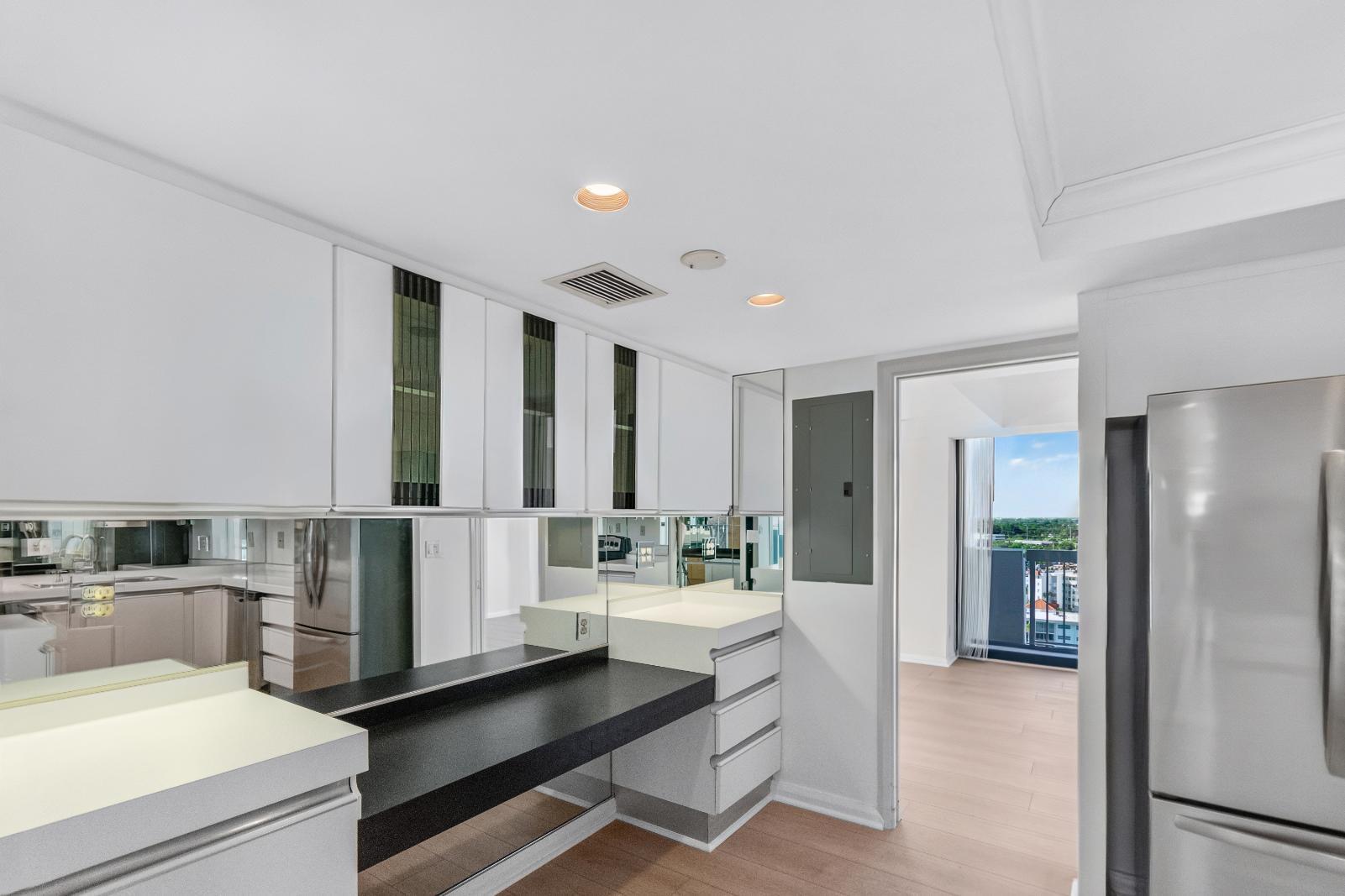 123 LAKESHORE #1543, North Palm Beach FL 33408