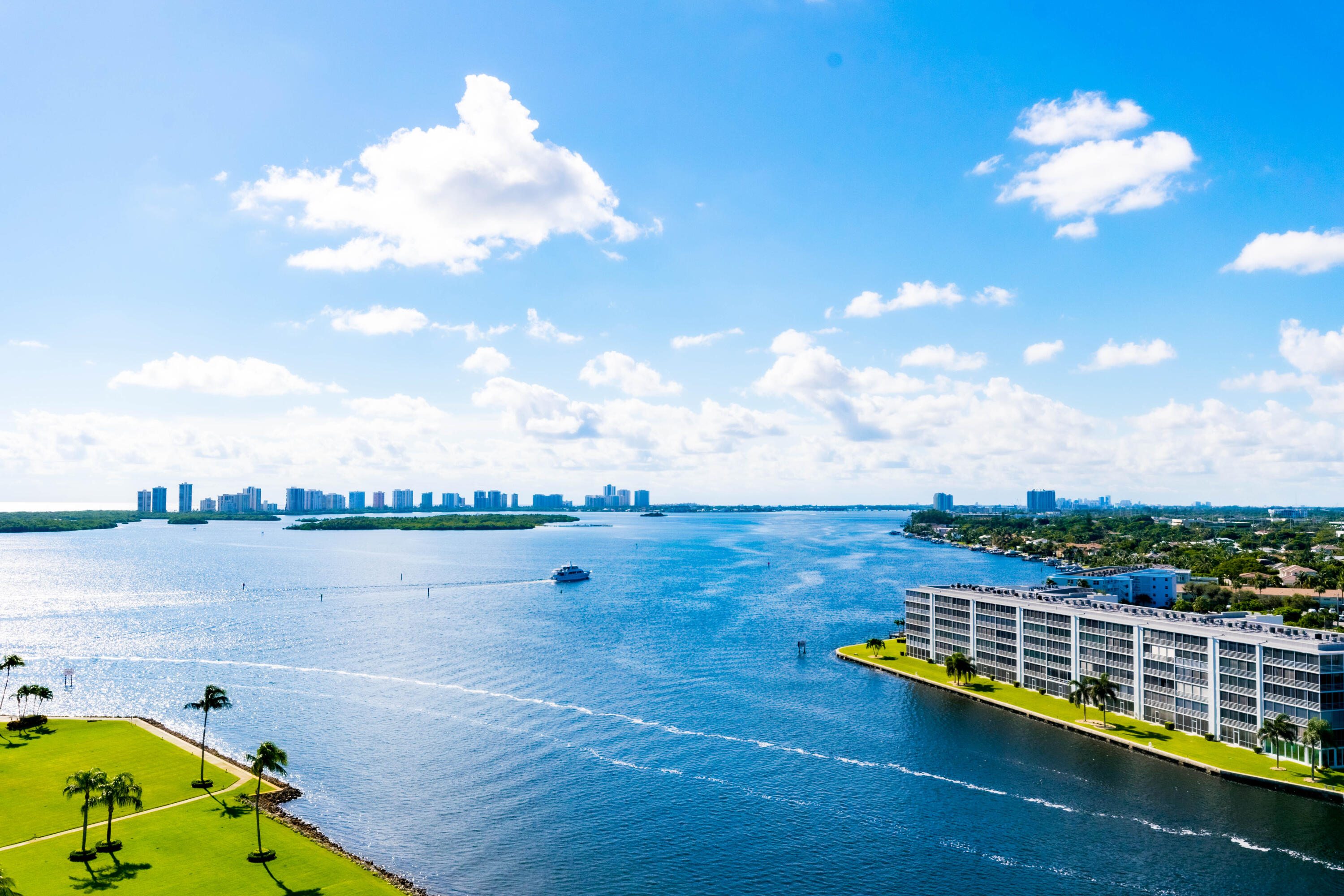 123 LAKESHORE #1543, North Palm Beach FL 33408