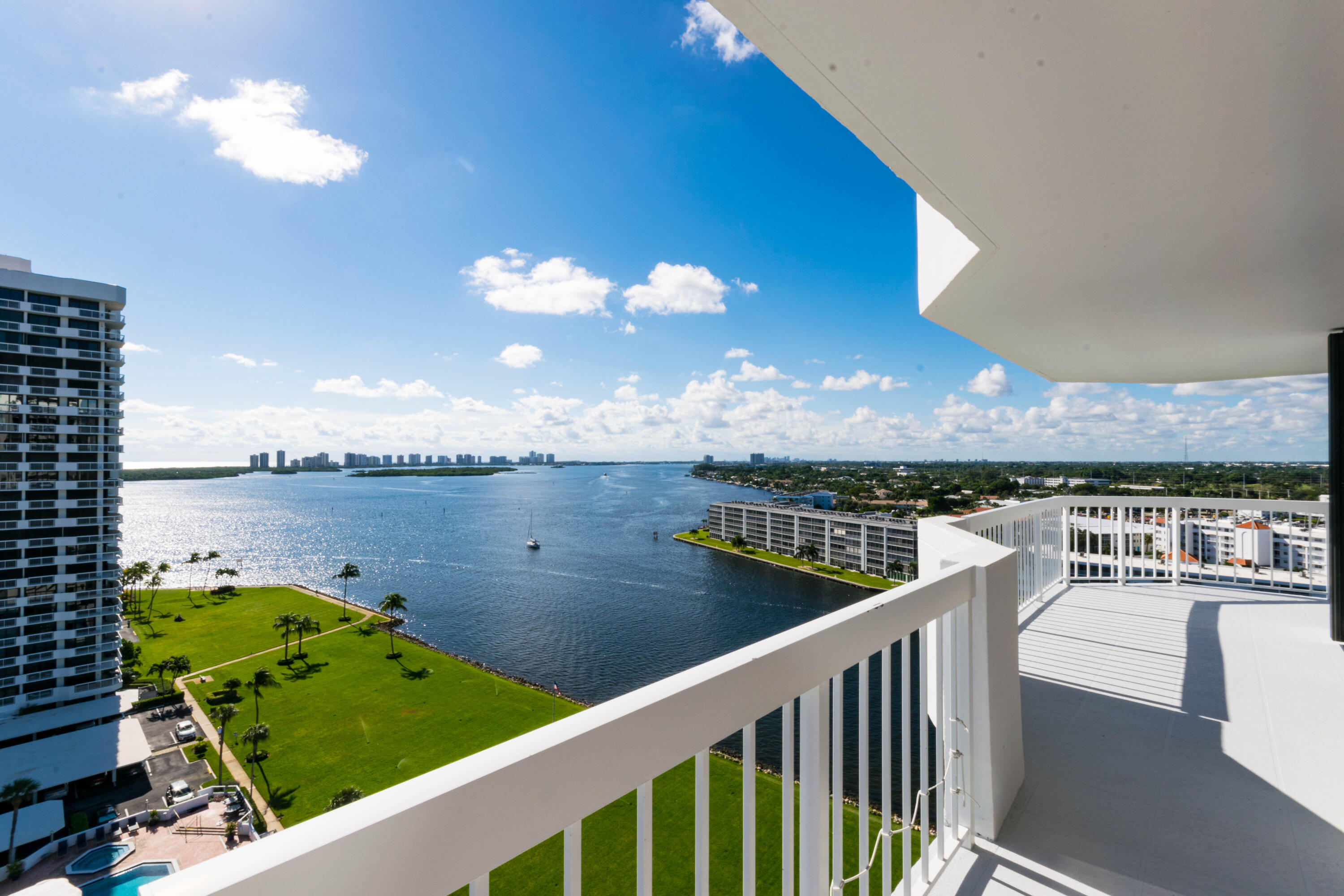 123 LAKESHORE #1543, North Palm Beach FL 33408