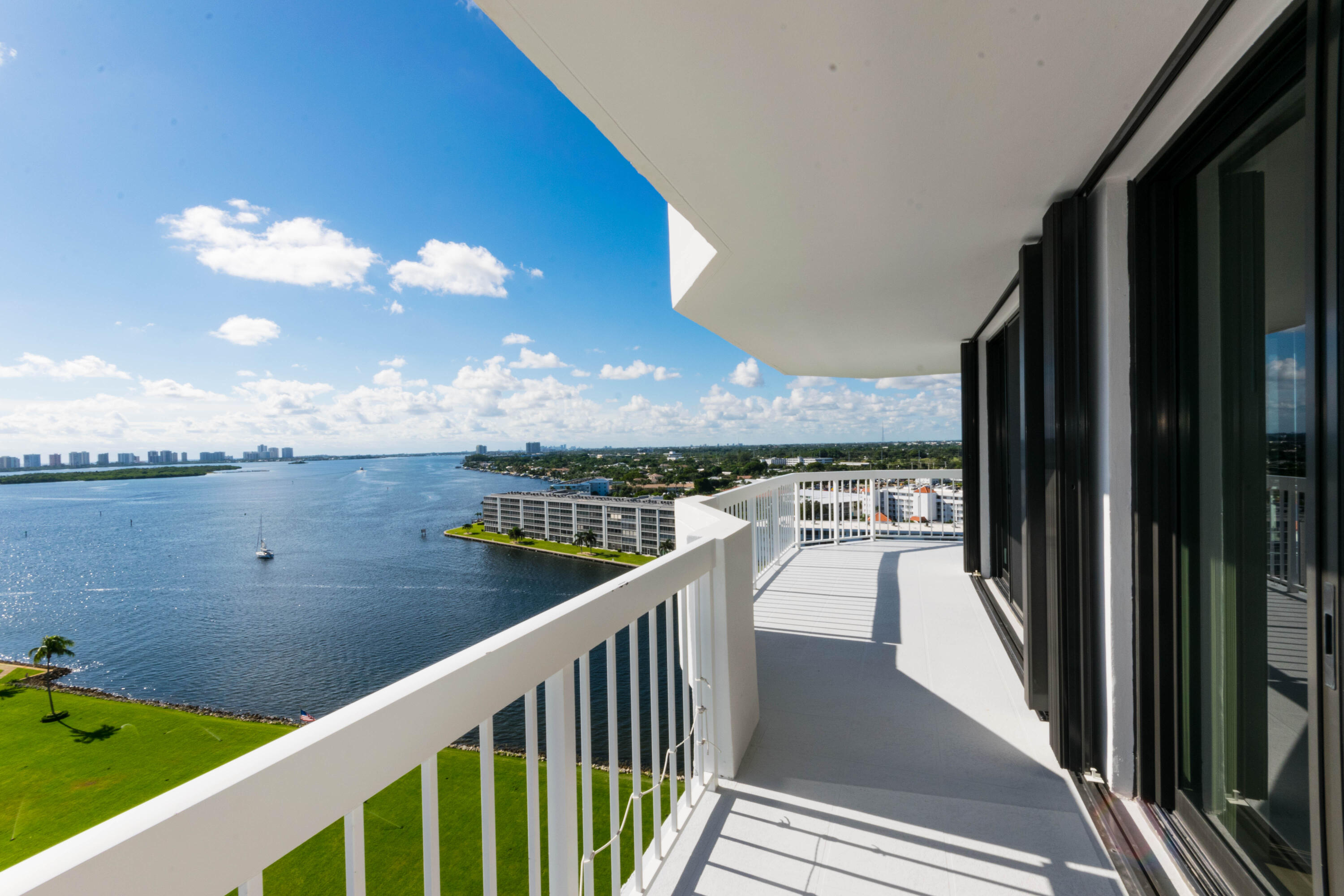 123 LAKESHORE #1543, North Palm Beach FL 33408