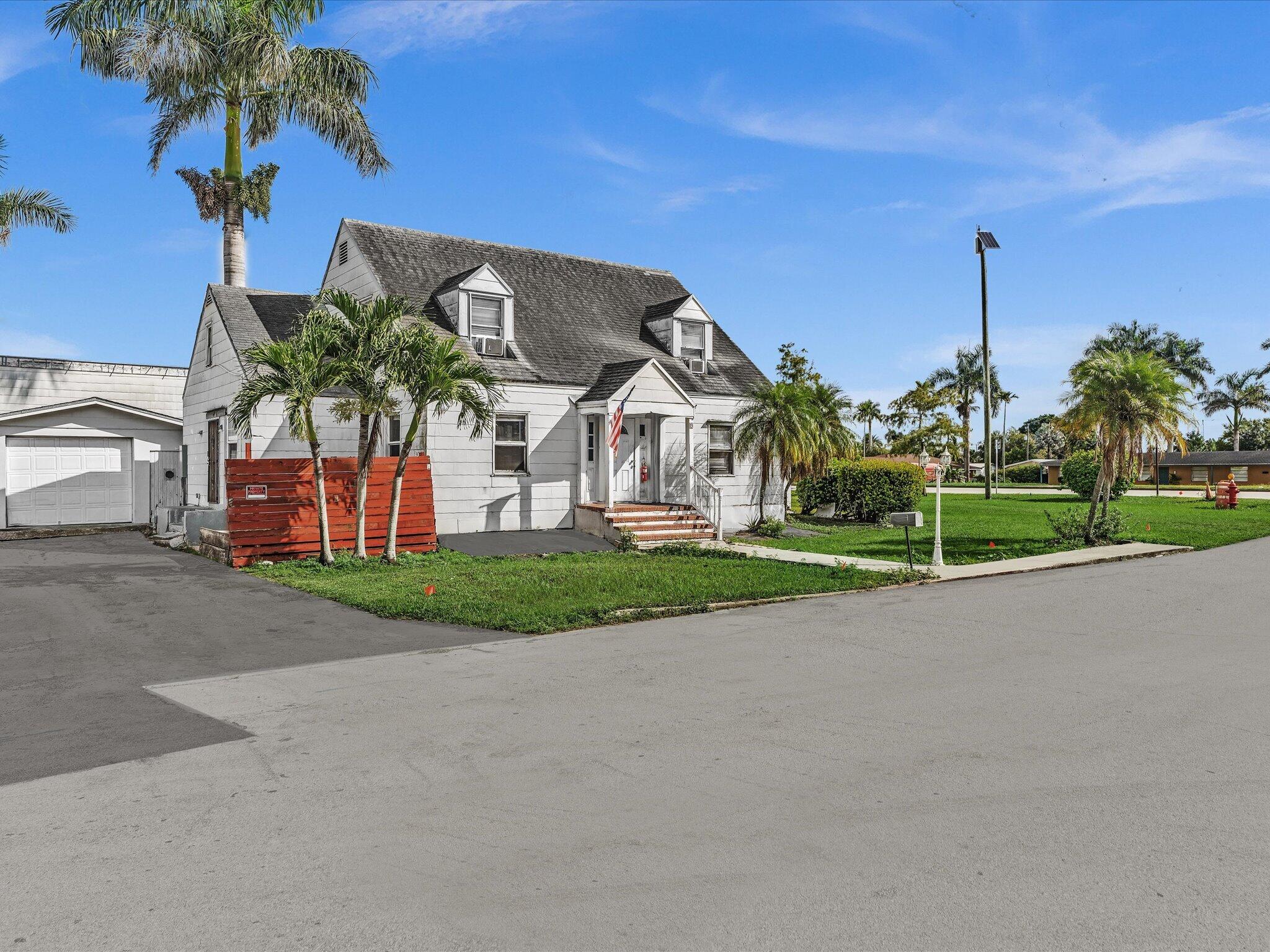 9 NW AVENUE D, Belle Glade FL 33430