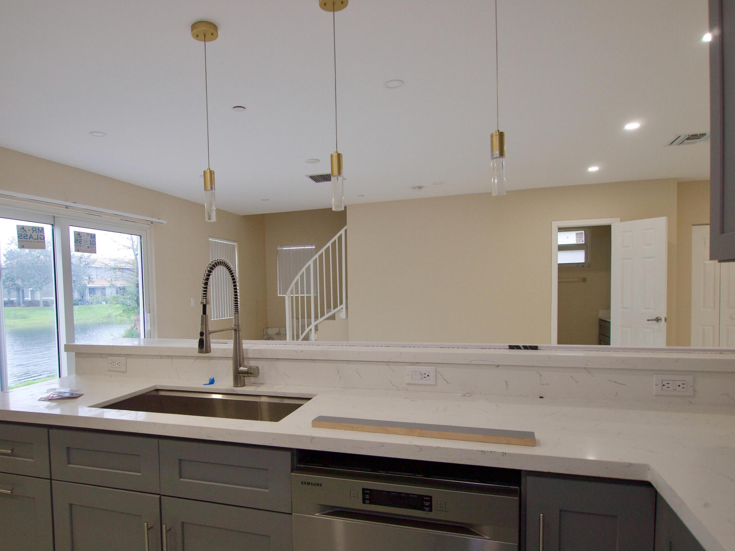 5992 NW 94th, Tamarac FL 33321