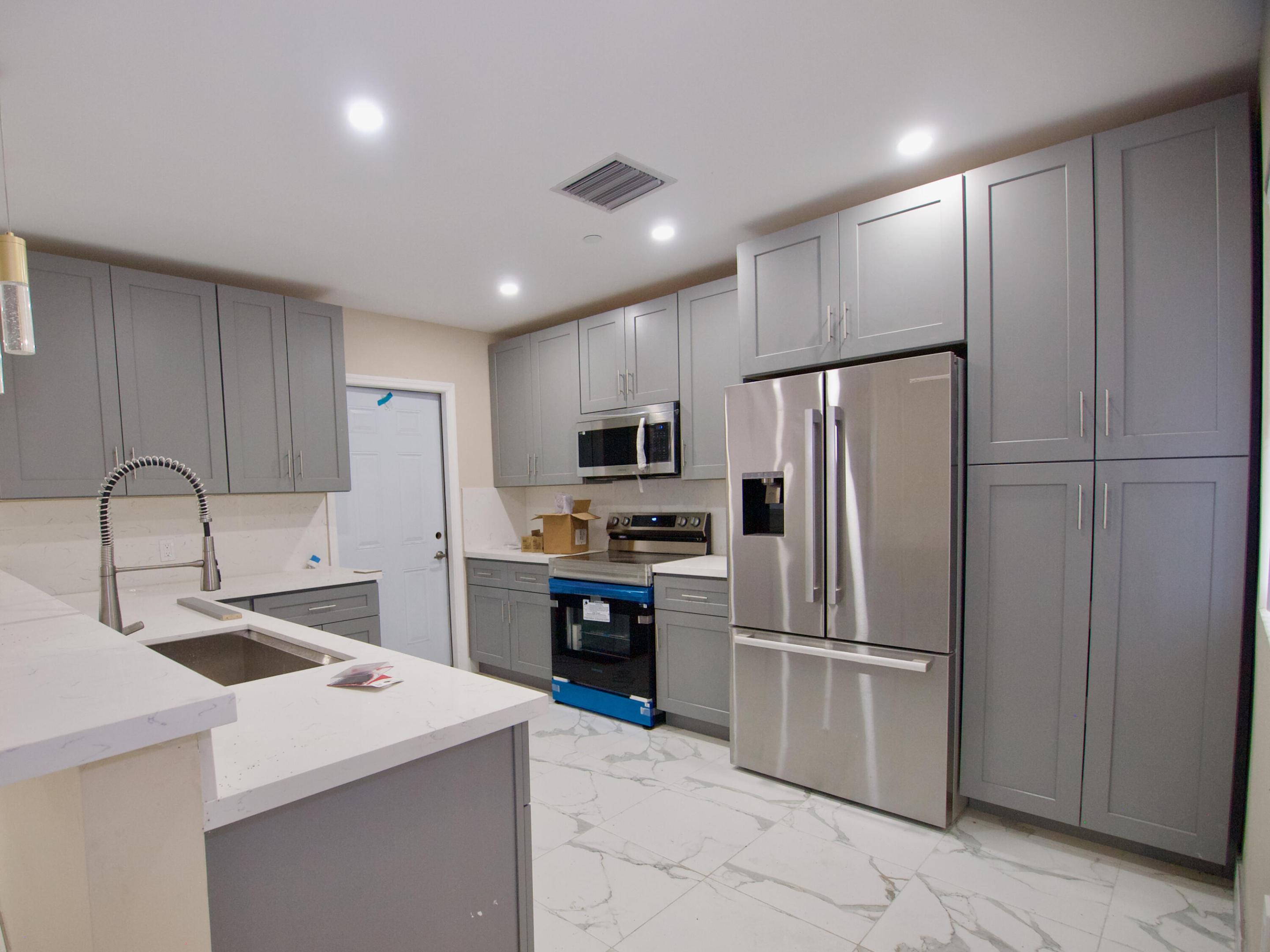 5992 NW 94th, Tamarac FL 33321
