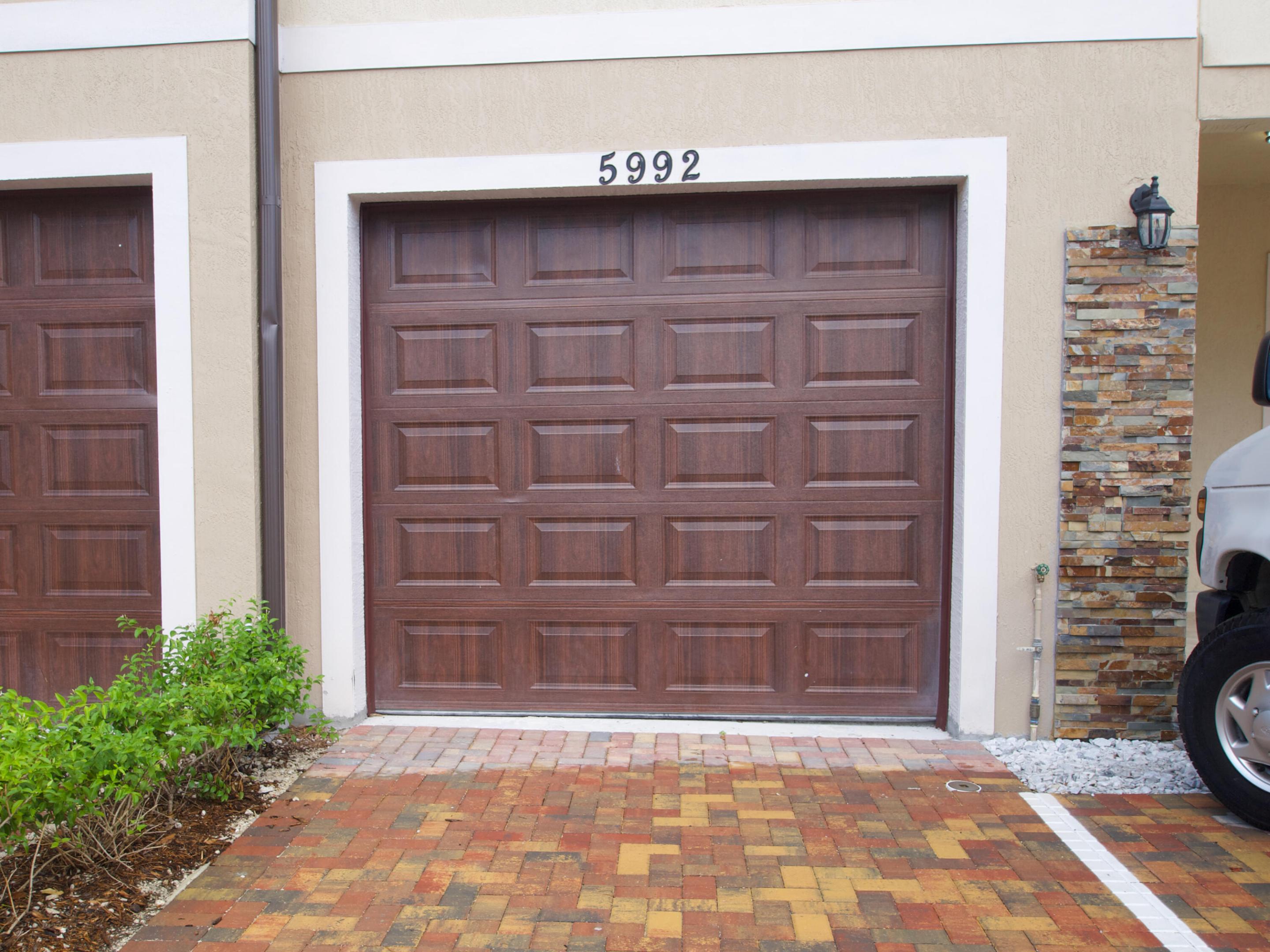 5992 NW 94th, Tamarac FL 33321