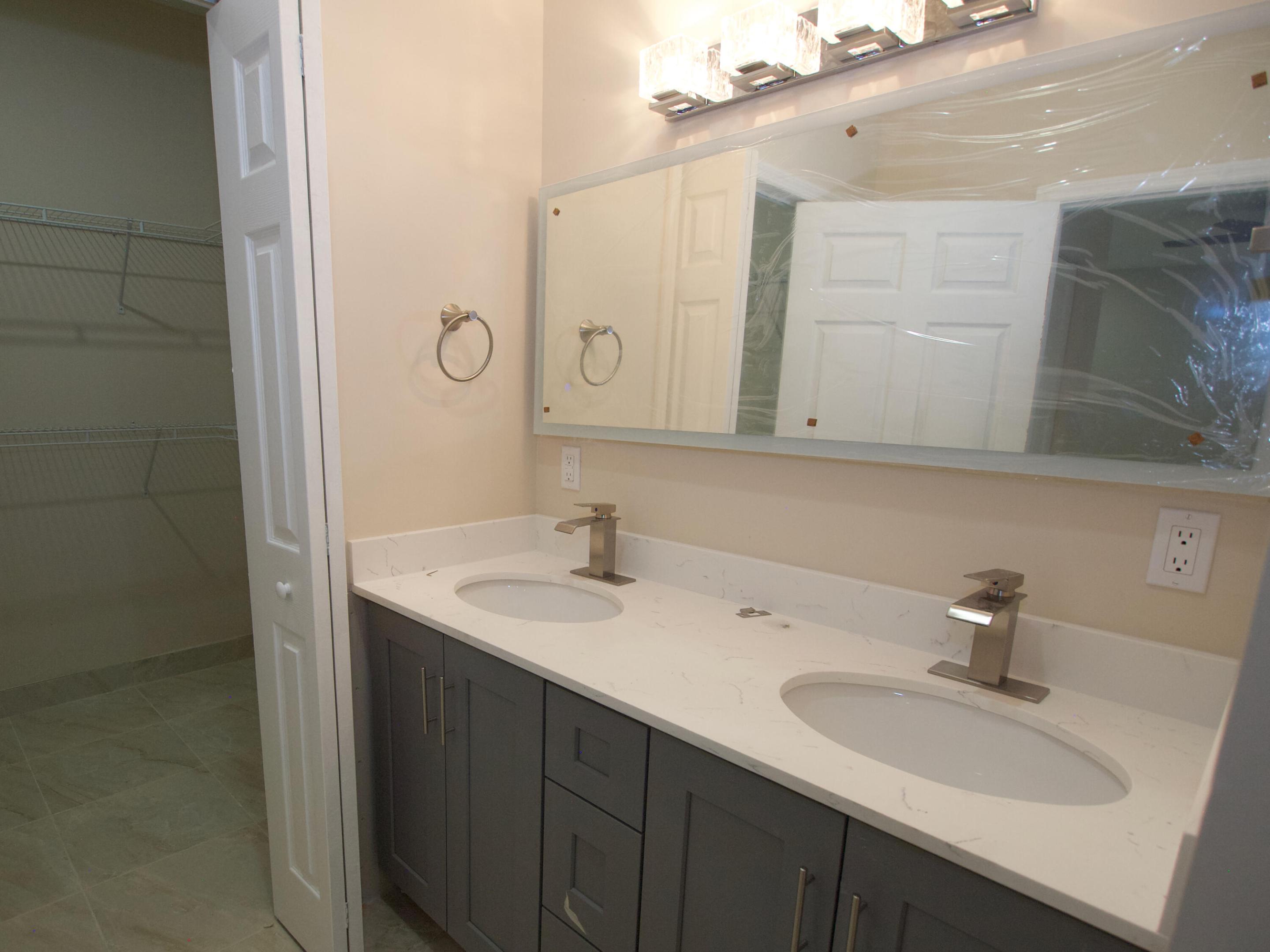 5992 NW 94th, Tamarac FL 33321