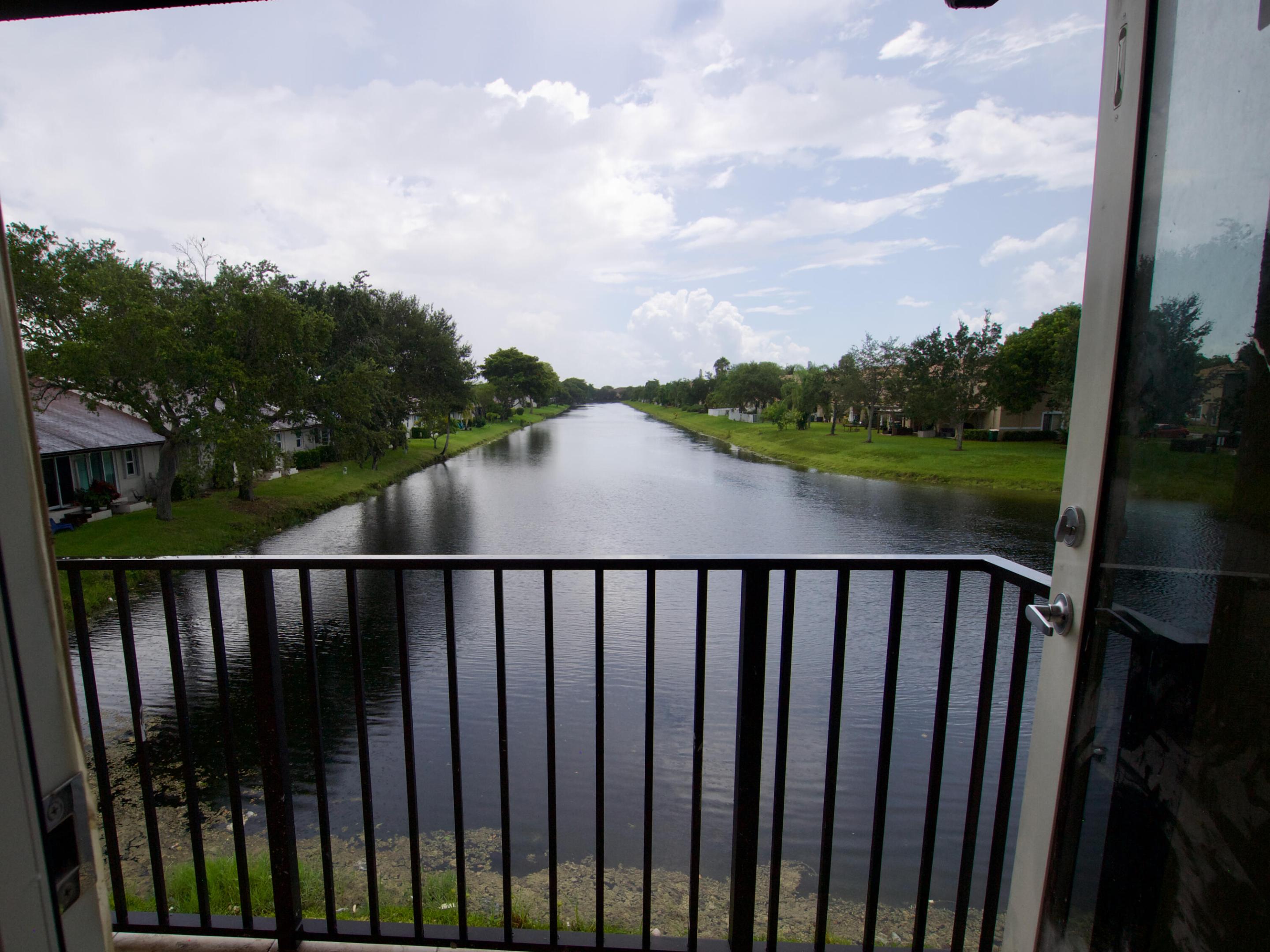 5992 NW 94th, Tamarac FL 33321