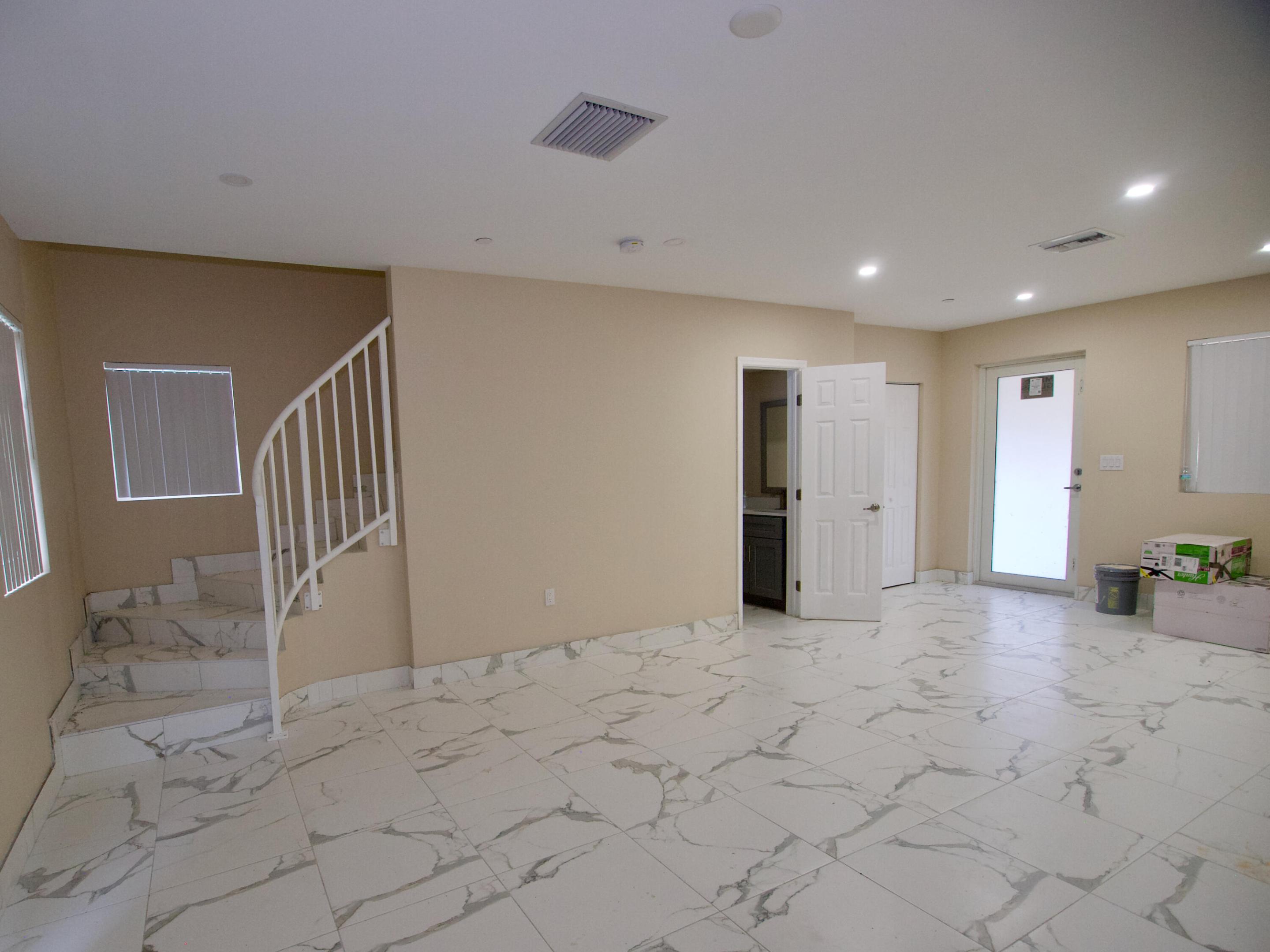 5992 NW 94th, Tamarac FL 33321