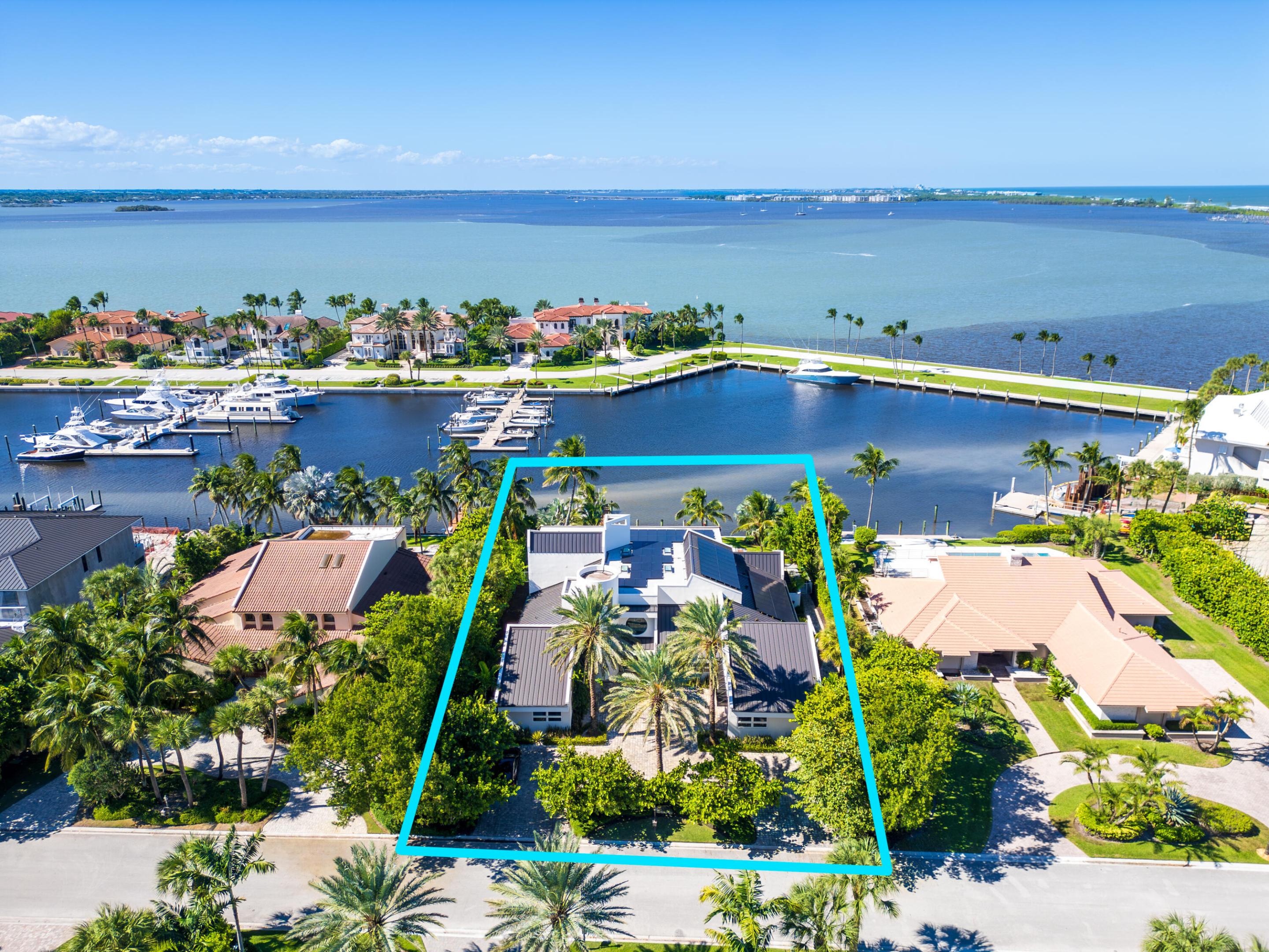 6879 SE SOUTH MARINA, Hutchinson Island FL 34996