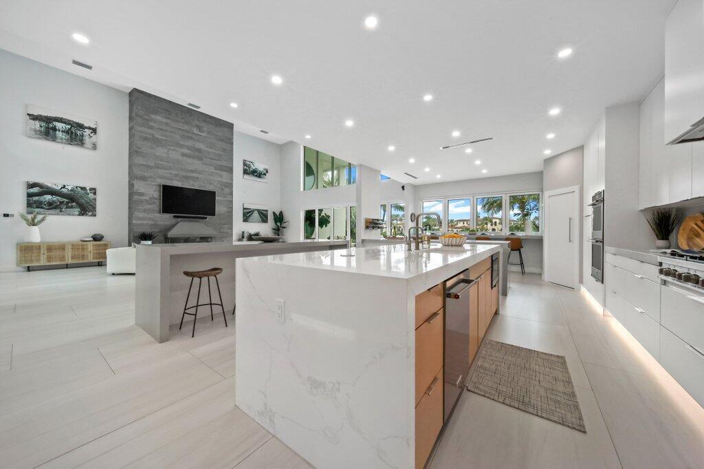 6879 SE SOUTH MARINA, Hutchinson Island FL 34996