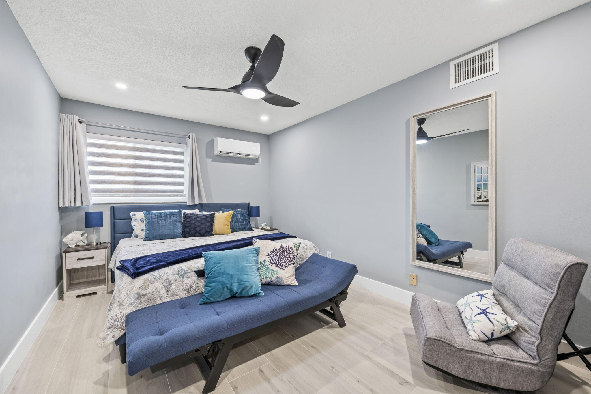 2201 N SURF #1, Hollywood FL 33019