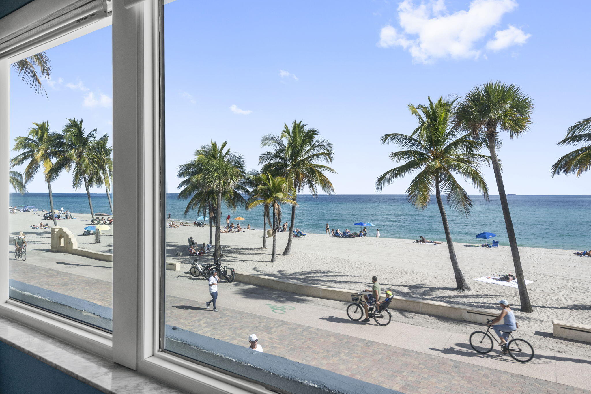 2201 N SURF #1, Hollywood FL 33019
