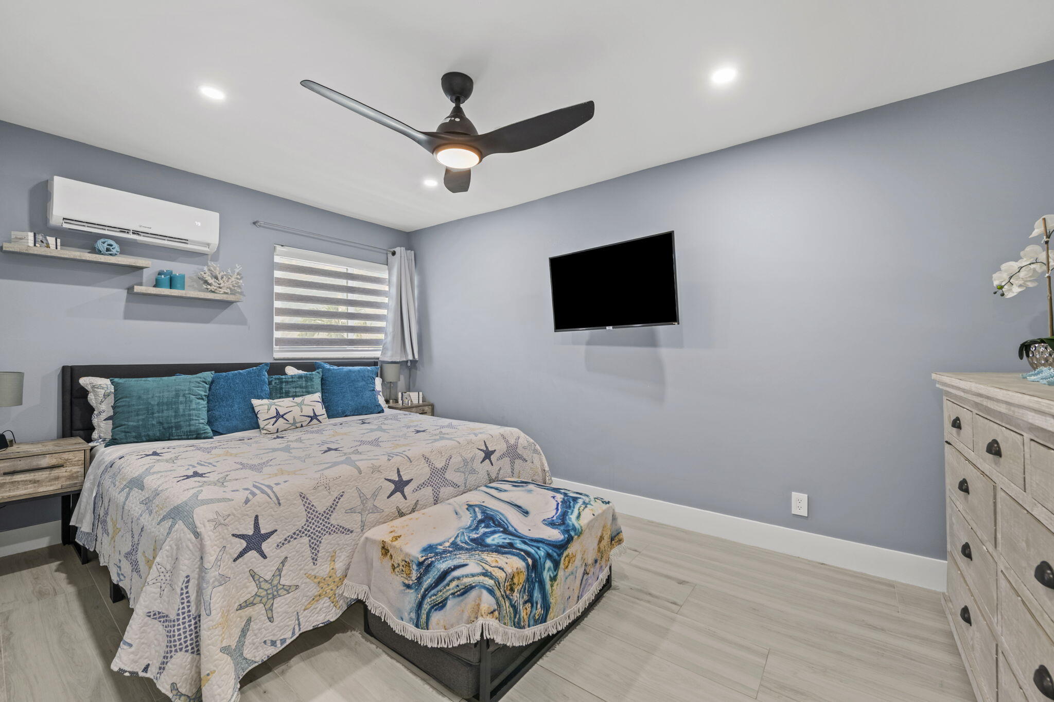 2201 N SURF #1, Hollywood FL 33019