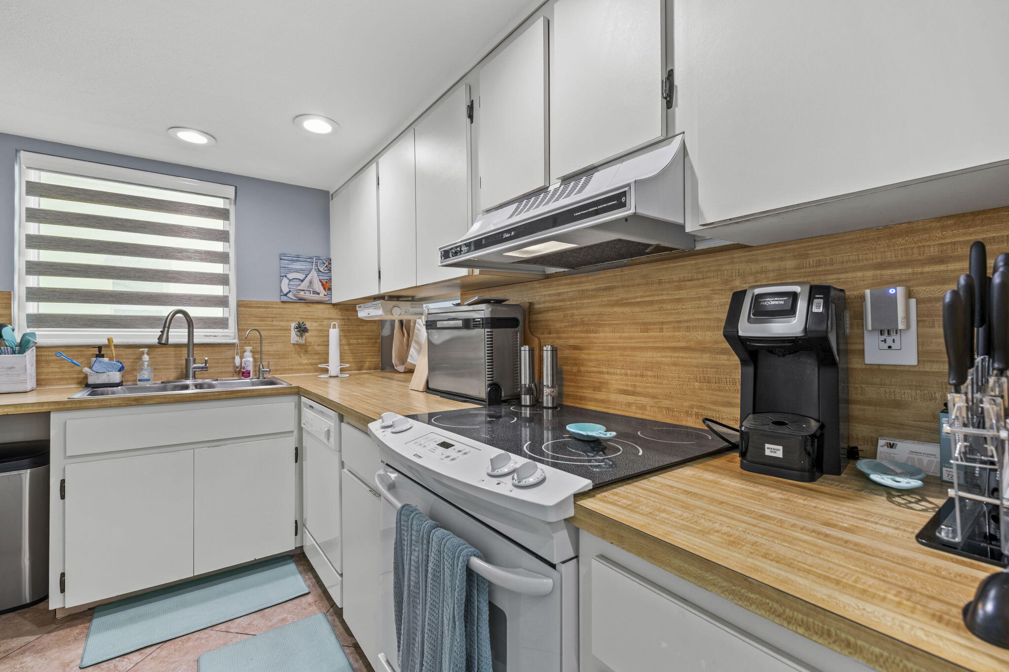 2203 N SURF #PH2, Hollywood FL 33019
